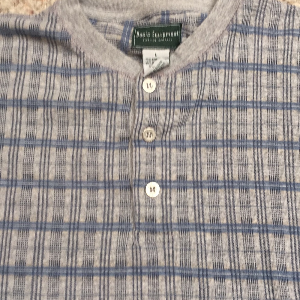 🛑FREE W/$10 purchase🛑 casual short sleeve shirt. - Picture 4 of 6